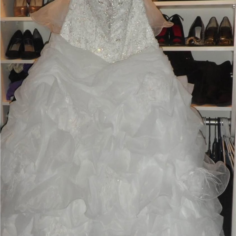 Elegant White Wedding Dress